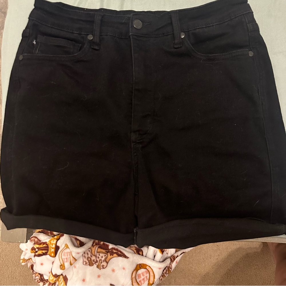 JUDY BLUE SHORTS